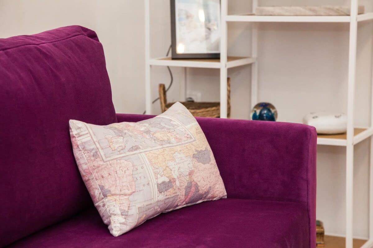 Contemporary Stylish Located Near Metaxourgeio Area Apartment