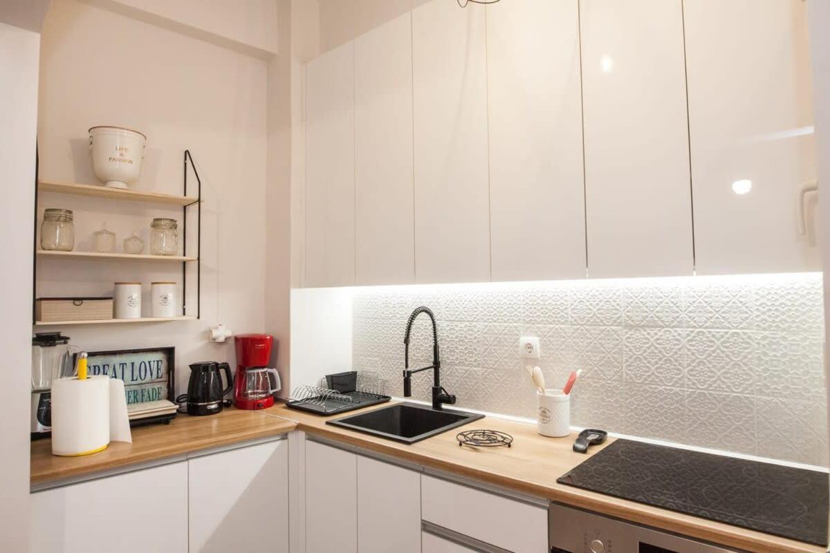 Contemporary Stylish Located Near Metaxourgeio Area * Athens