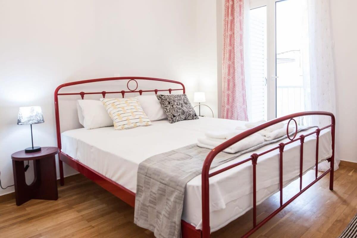 Contemporary Stylish Located Near Metaxourgeio Area *