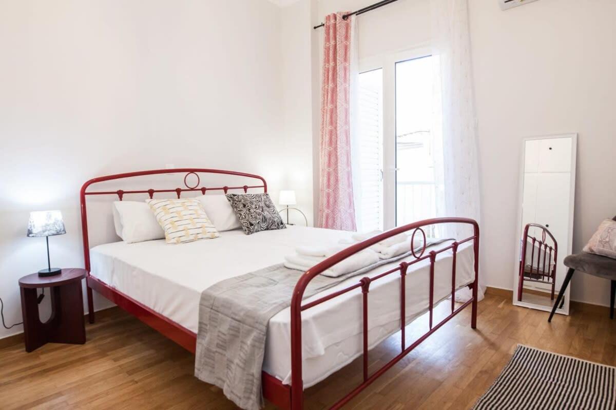 Contemporary Stylish Located Near Metaxourgeio Area Apartment Athens