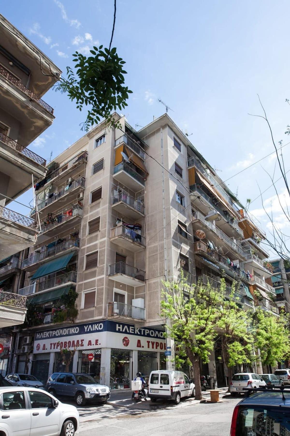 Contemporary Stylish Located Near Metaxourgeio Area Apartment